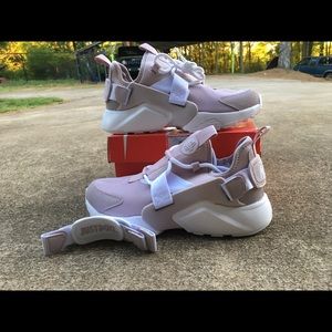 Nike Air Huarache City Low